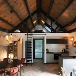 בית נופש Fantastisch Luxe Boshuis I Onthaasten In De אמסט